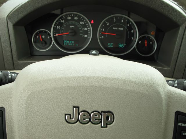 Jeep Grand Cherokee 2005 photo 5