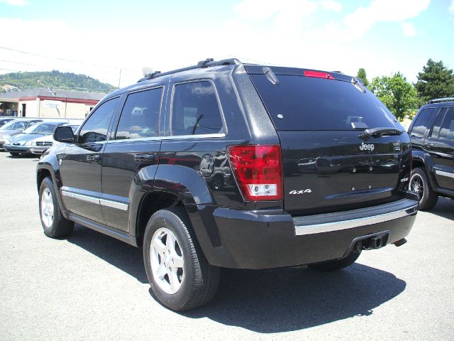 Jeep Grand Cherokee 2005 photo 3