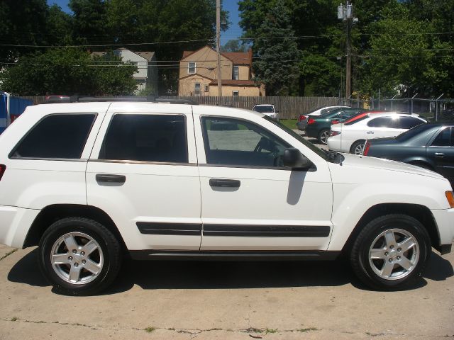 Jeep Grand Cherokee 2005 photo 2