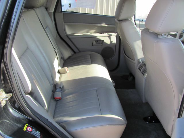 Jeep Grand Cherokee 2005 photo 25