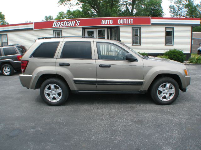 Jeep Grand Cherokee 2005 photo 3