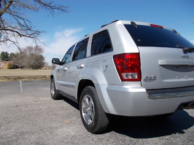 Jeep Grand Cherokee 2005 photo 2