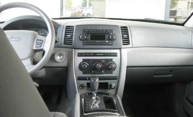Jeep Grand Cherokee 2005 photo 10