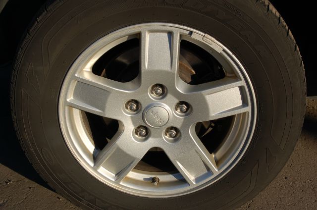 Jeep Grand Cherokee 2005 photo 15