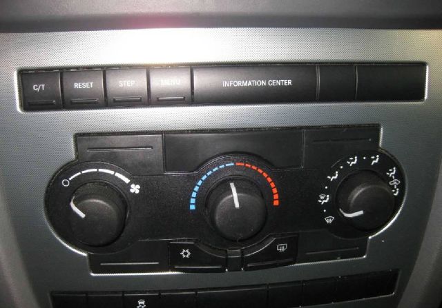 Jeep Grand Cherokee 2005 photo 16