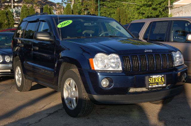 Jeep Grand Cherokee 2005 photo 18