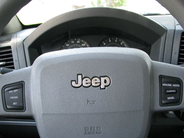Jeep Grand Cherokee Sedan 4dr SUV