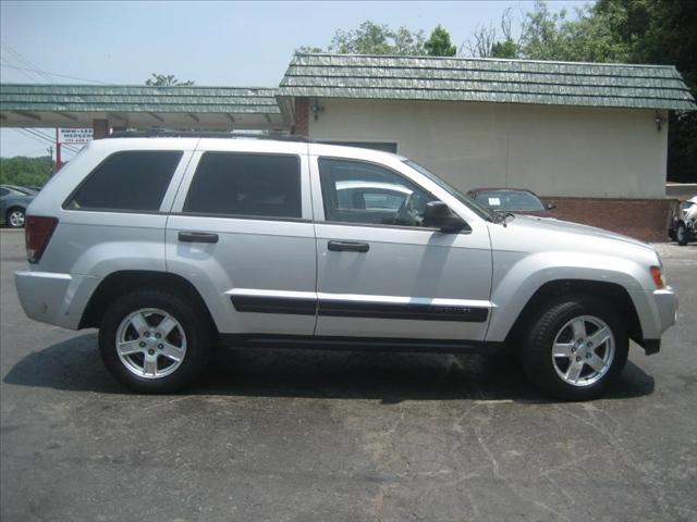 Jeep Grand Cherokee 2005 photo 2