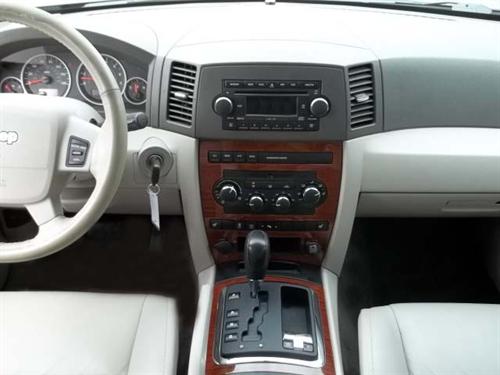 Jeep Grand Cherokee 2005 photo 2