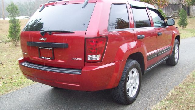Jeep Grand Cherokee 2005 photo 2