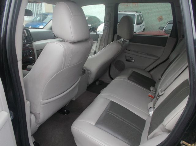 Jeep Grand Cherokee 2006 photo 2