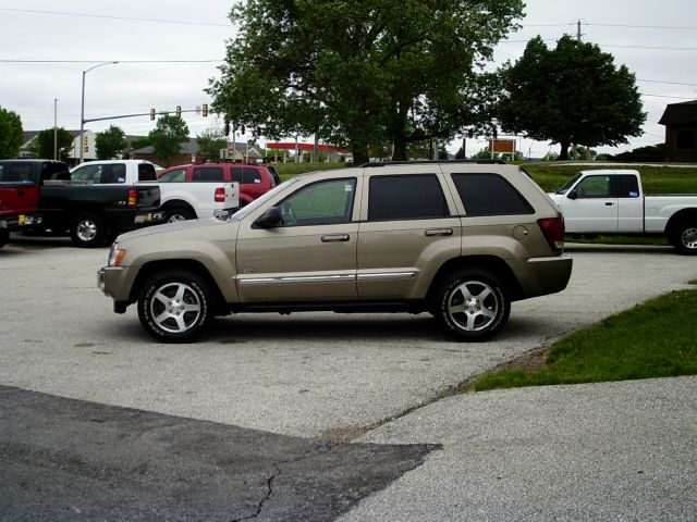 Jeep Grand Cherokee Base W/nav.sys SUV