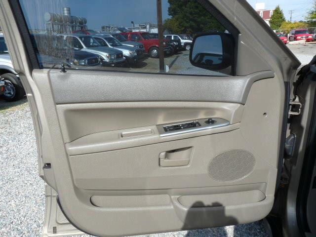 Jeep Grand Cherokee 2006 photo 19