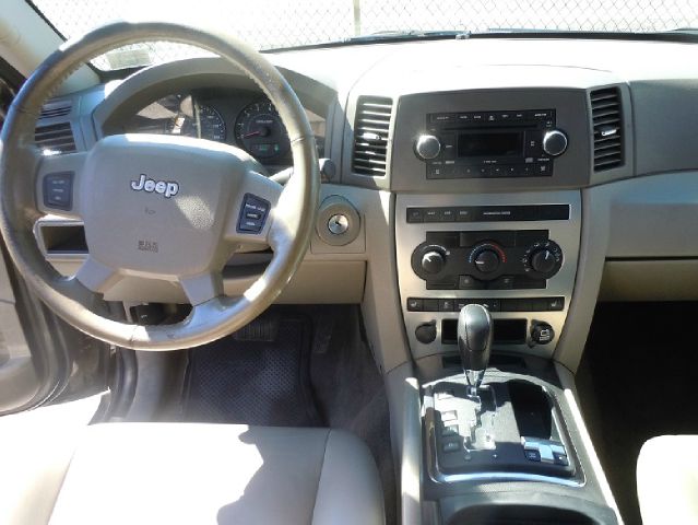 Jeep Grand Cherokee Base W/nav.sys SUV