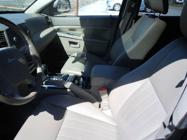 Jeep Grand Cherokee 2006 photo 2