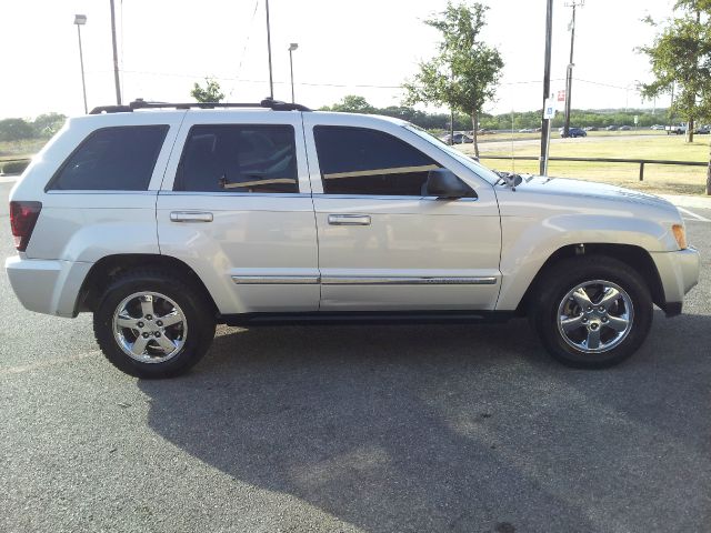 Jeep Grand Cherokee Super SUV