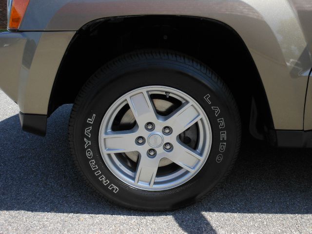 Jeep Grand Cherokee 2006 photo 11