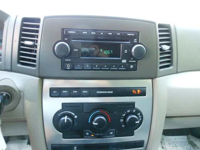 Jeep Grand Cherokee 2006 photo 18