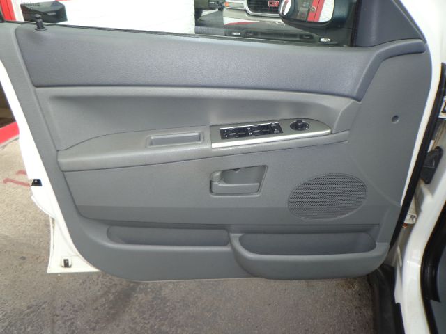 Jeep Grand Cherokee 2006 photo 18