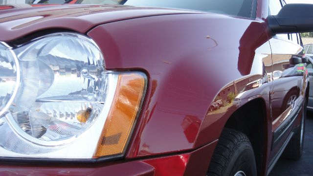 Jeep Grand Cherokee 2006 photo 2