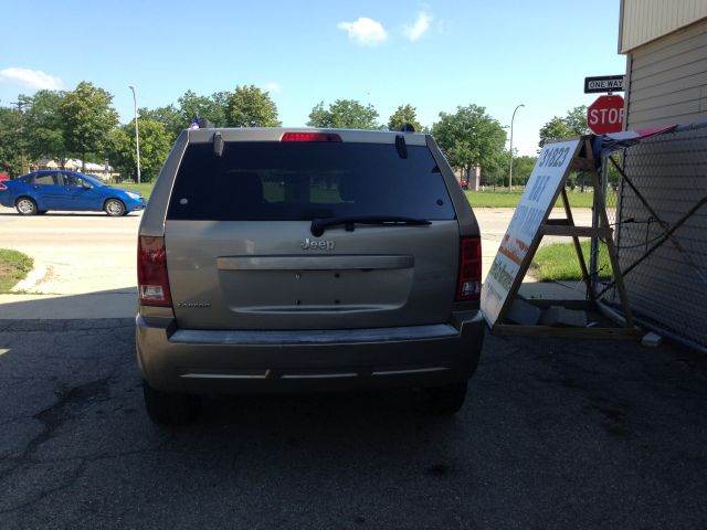 Jeep Grand Cherokee Sedan 4dr SUV