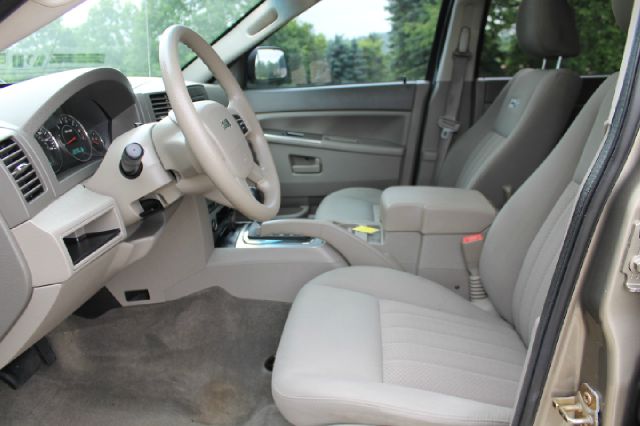 Jeep Grand Cherokee 2006 photo 2
