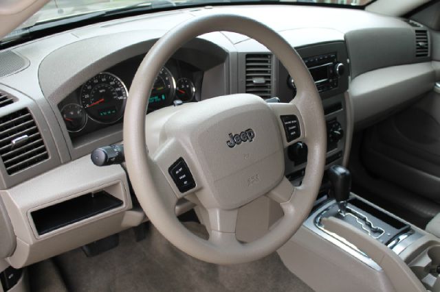 Jeep Grand Cherokee 2006 photo 4