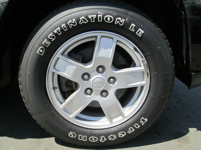 Jeep Grand Cherokee Base W/nav.sys SUV