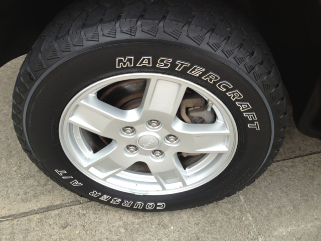 Jeep Grand Cherokee 2006 photo 2