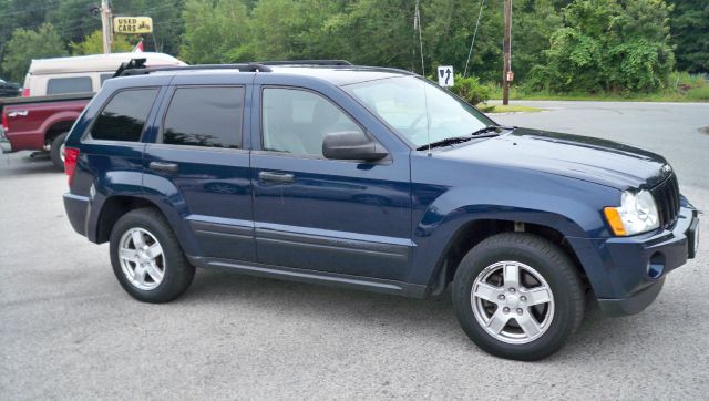 Jeep Grand Cherokee 2006 photo 2