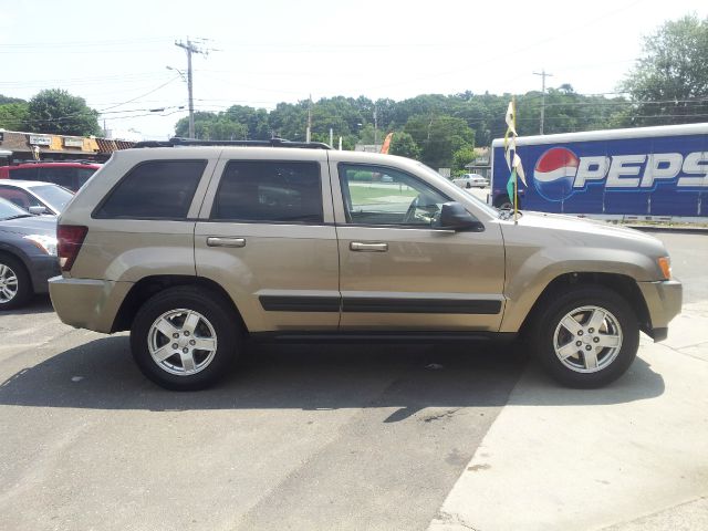 Jeep Grand Cherokee 2006 photo 2