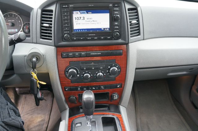 Jeep Grand Cherokee 2006 photo 23