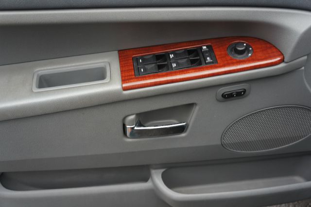 Jeep Grand Cherokee 2006 photo 3