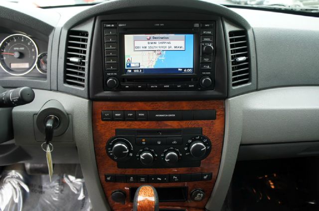 Jeep Grand Cherokee 2006 photo 6