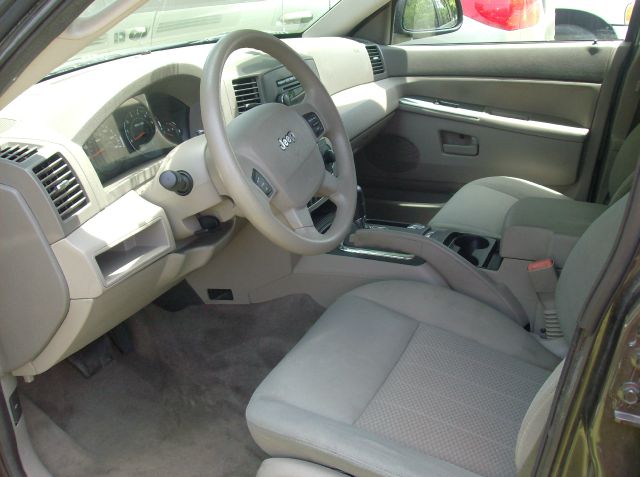 Jeep Grand Cherokee 2006 photo 2