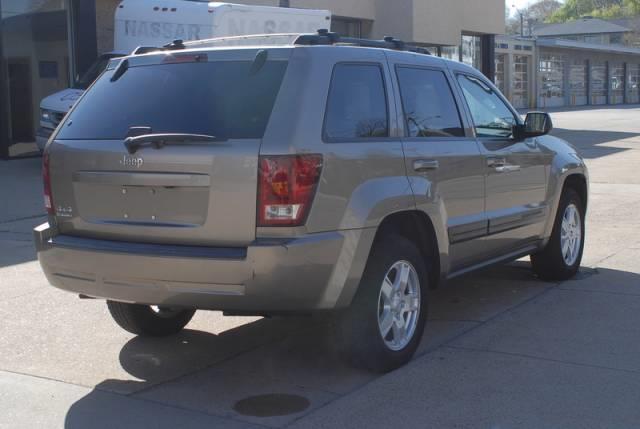 Jeep Grand Cherokee LS SUV