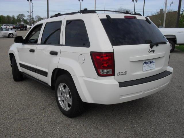 Jeep Grand Cherokee LS SUV