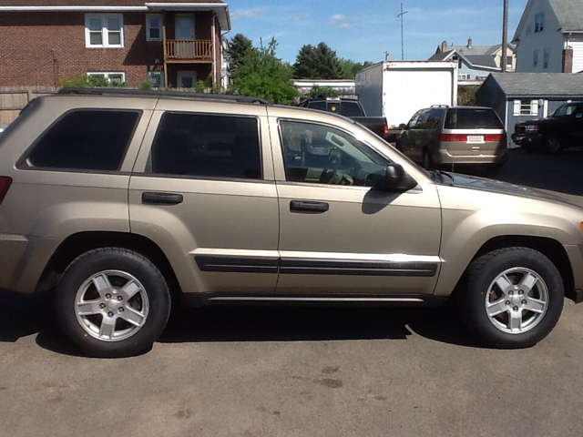 Jeep Grand Cherokee 2006 photo 2