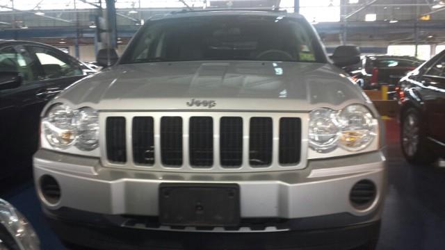 Jeep Grand Cherokee LS SUV