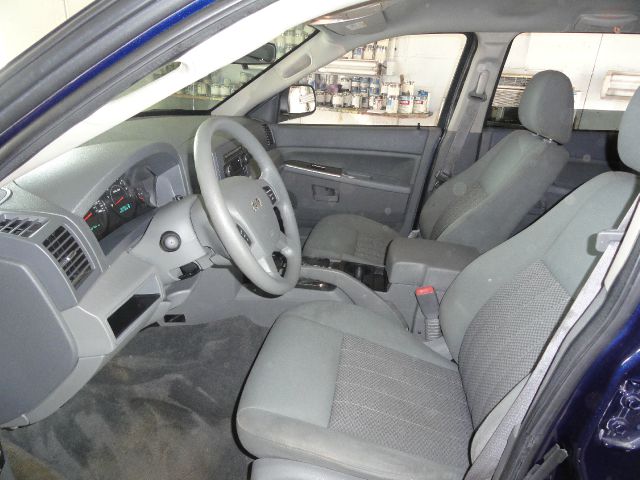 Jeep Grand Cherokee Base W/nav.sys SUV