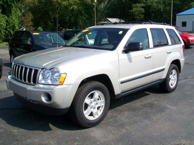 Jeep Grand Cherokee SE Model Sport Utility