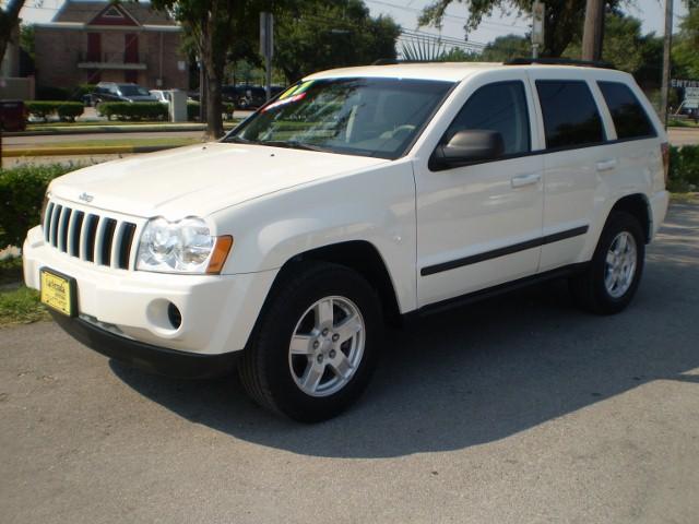 Jeep Grand Cherokee SE Model Sport Utility