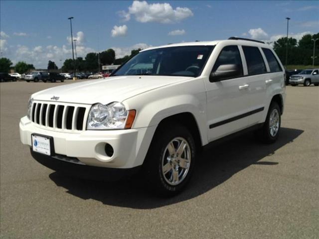 Jeep Grand Cherokee LS SUV