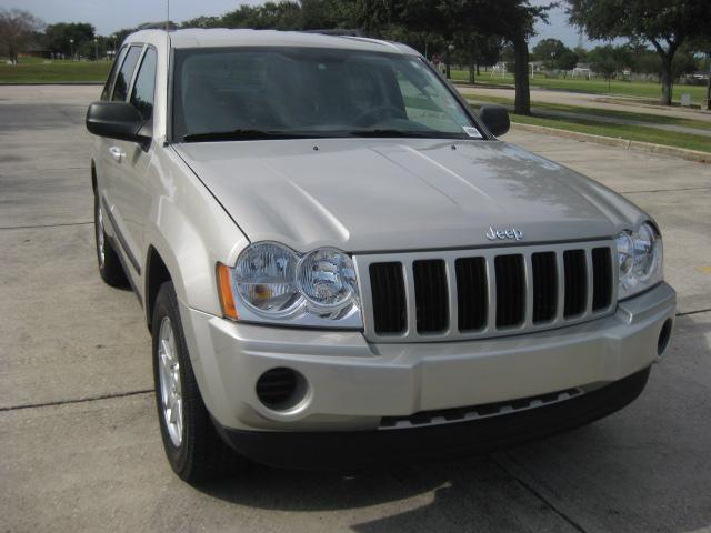 Jeep Grand Cherokee SE Model Sport Utility