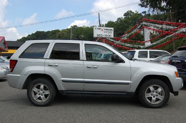 Jeep Grand Cherokee Base W/nav.sys SUV