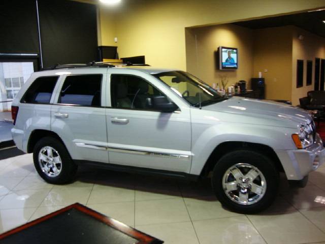 Jeep Grand Cherokee SLT 25 Sport Utility