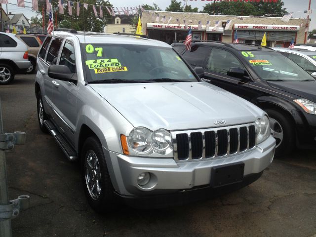 Jeep Grand Cherokee Super SUV