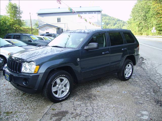 Jeep Grand Cherokee LS Sport Utility