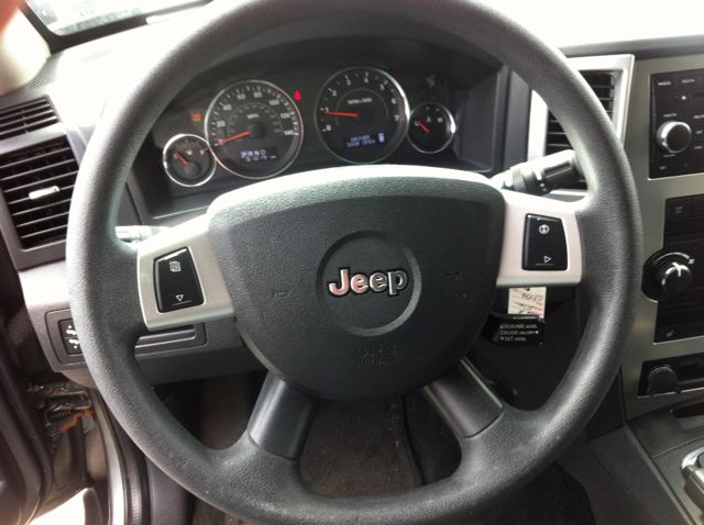 Jeep Grand Cherokee Base W/nav.sys SUV