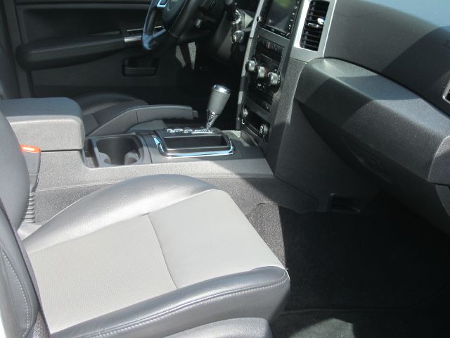 Jeep Grand Cherokee Base W/nav.sys SUV
